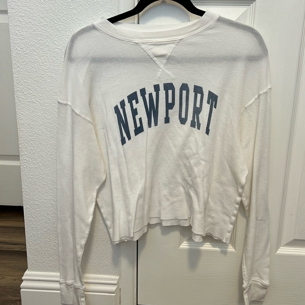 Brandy Melville White Cropped long sleeve Newport shirt